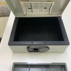 PLUS　手提げ金庫あげますの画像