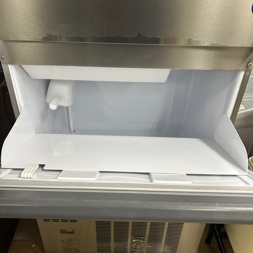 6947【程度良好】2023年製 業務用製氷機 バーチカルタイプ 95kg FIC