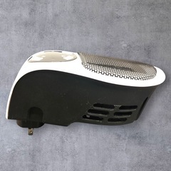 コンセントに差すだけ！コンパクトファンヒーター500Wセラミックファンヒーター トイレや脱衣所 小型なのにパワフル リモコン付き 12Aの画像