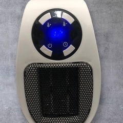 コンセントに差すだけ！コンパクトファンヒーター500Wセラミックファンヒーター トイレや脱衣所 小型なのにパワフル リモコン付き 12Aの画像