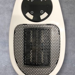 コンセントに差すだけ！コンパクトファンヒーター500Wセラミックファンヒーター トイレや脱衣所 小型なのにパワフル リモコン付き 12Aの画像