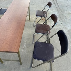椅子テーブル
の画像