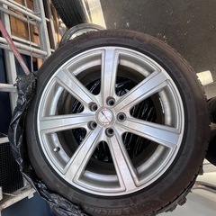 スタッドレスタイヤの画像