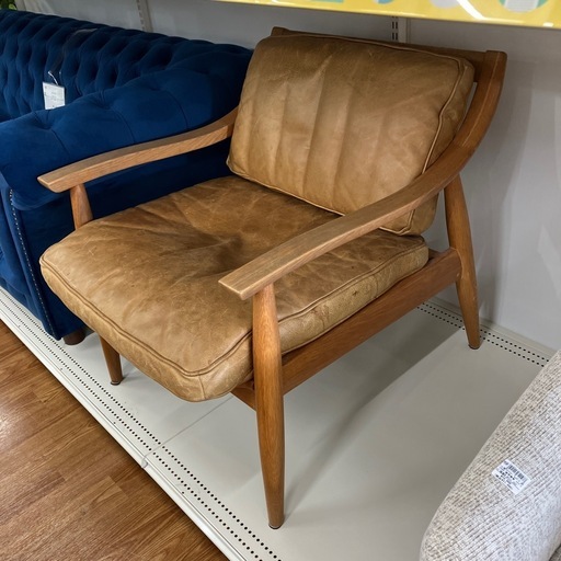 取りに来れる方限定！EICHHOLTZの1人掛けソファです！