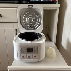 【美品】小型炊飯器／除菌・清掃済み／玄米・五穀米対応／一人暮らしにオススメサイズ♪の画像