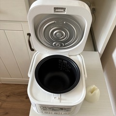 【美品】小型炊飯器／除菌・清掃済み／玄米・五穀米対応／一人暮らしにオススメサイズ♪の画像