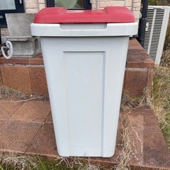 ゴミ箱の画像