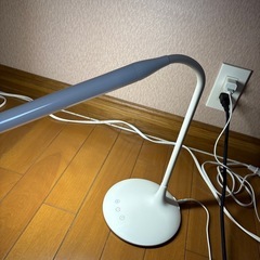 USB 電気スタンド　調整可能の画像