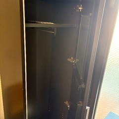 オカムラ　ワードローブ　衣類収納の画像