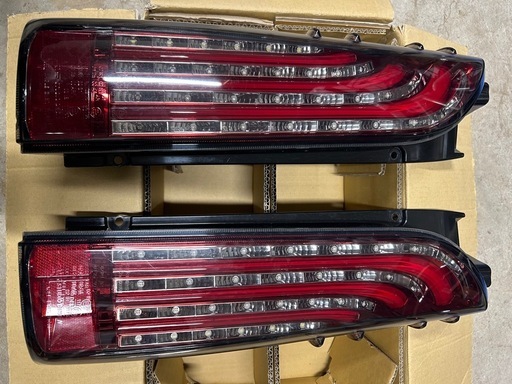 ハイエース200系テール、フォグランプ