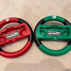 マリオカート用マリーオ、ルイージのハンドルコントローラー　switchの画像