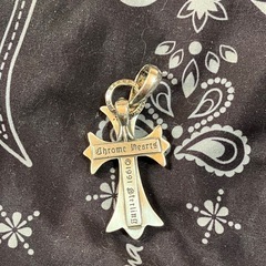 メルカリ即完売しました🙏クロスネックレストップの画像