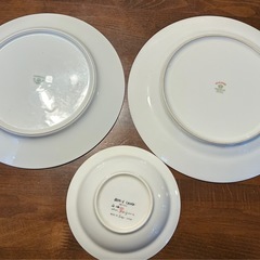 差し上げます　日本製のお皿10枚の画像