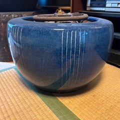 火鉢？昔のストーブ？？金魚鉢にいいかもの画像