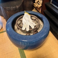 火鉢？昔のストーブ？？金魚鉢にいいかもの画像