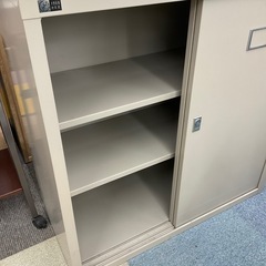 鍵付きキャビネットの画像