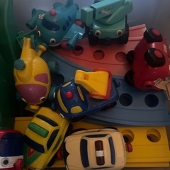 ぺったんワールド　　　　磁石の働く車の画像