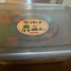 ぺったんワールド　　　　磁石の働く車の画像