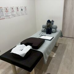 【１２月１９日　NEW OPEN】ストレッチサロンオープニングスタッフ募集中【ホットストレッチ新宿店】姿勢改善・ホットストレッチトレーナーの画像