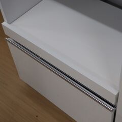 リユースのサカイ浦和店【F443】★食器棚3枚扉 土井インテリアの画像