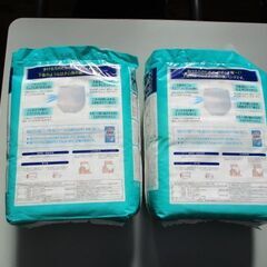 ライフリー薄型軽量パンツ　男女共用LLサイズ１８枚入未開封×２セット合計３６枚　大人用おむつの画像