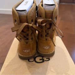 UGG ムートンブーツ キッズ 15cm ブラウンの画像