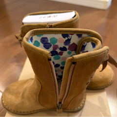 UGG ムートンブーツ キッズ 15cm ブラウンの画像