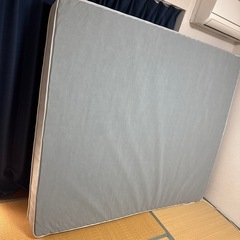【美品】クイーンサイズ　マットレスの画像