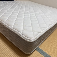 【美品】クイーンサイズ　マットレスの画像