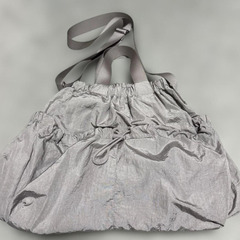 ｇｕ ナイロン軽量bag【未使用】ライトグレ－の画像