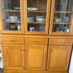 美品食器棚　収納◎の画像