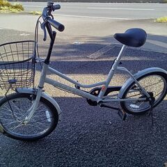 ★リユースのサカイつくば店★TK7549  自転車 20インチ グレー クリーニング済み 【リユースのサカイつくば店】の画像
