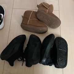 子供の靴の画像