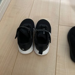 子供の靴の画像