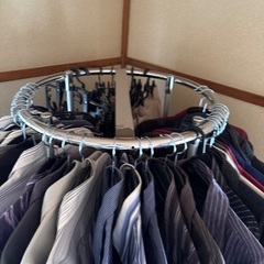 回転式ハンガーラックの画像