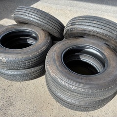 ‼️早い者勝ち‼️新車外し バリ山 205/85R16の画像