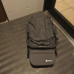 【美品】折り畳み式ベビーカー(黒)(板橋区ときわ台)の画像