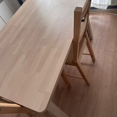 IKEA ダイニングテーブルセットの画像