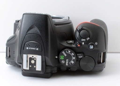 ★Nikon D5600★S数少●Wi-Fi搭載●カメラケース付き●すぐ使える  1ヶ月動作補償あり！ 安心のゆうパック代引き発送！ 送料、代引き手数料無料！ Nikon デジタル一眼レフカメラ D5600 ダブルズームキット