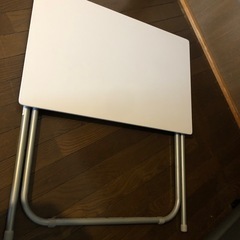 美品　折りたたみデスクの画像