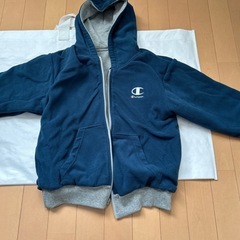 🏆champion暖かフリースパーカー(130)リバーシブルの画像