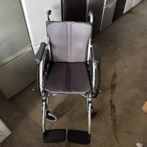 美品 使用少ない 数ヶ月のみ使用 ブレーキ付 車椅子 車いす　テイコブ車イス　 標準型 自走式 WHS07-GY 
