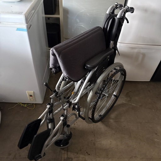 美品 使用少ない 数ヶ月のみ使用 ブレーキ付 車椅子 車いす　テイコブ車イス　 標準型 自走式 WHS07-GY 