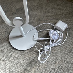 LED照明 フロアランプ 白の画像