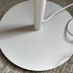 LED照明 フロアランプ 白の画像