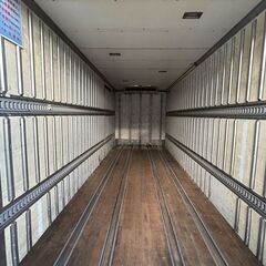 4.7坪/外寸長さ698cm●中型保冷コンテナ、天井高い、横ドア付き●バイクガレージ.作業場.コンテナハウス.資材農機具　●福岡発 近県配送の画像