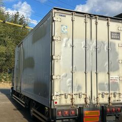 4.7坪/外寸長さ698cm●中型保冷コンテナ、天井高い、横ドア付き●バイクガレージ.作業場.コンテナハウス.資材農機具　●福岡発 近県配送の画像