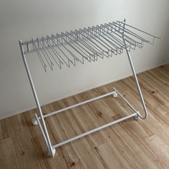 スラックスハンガーラック　ズボン掛けの画像