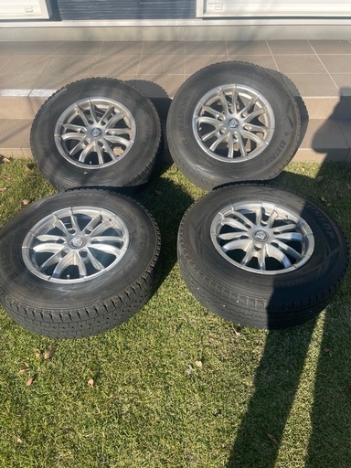 ハイエース スタッドレスタイヤ アルミホイールセット  ダンロップ ウインターマックス　15インチ