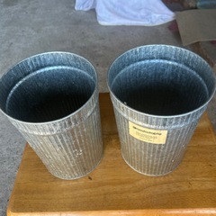 ブリキのゴミ箱　スチール　鉄製　2個
の画像